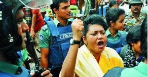 Bangladesh, dicembre 2010. Arresto di Moshrefa Mishu. Fonte: bdnews24.