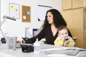 madri-lavoratrici-in-italia