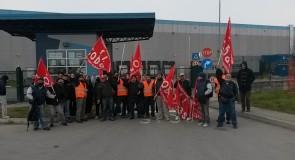 Video: lavoratrice della Expo Logistica di Pontenure in sciopero contro riduzione d’orario e incertezza sul cambio d’appalto