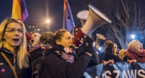 Polonia: donne in sciopero, l’aborto non è peccato, né reato