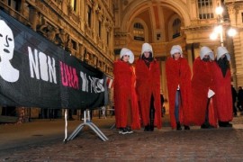 Milano, aborto: la vittoria delle ancelle di “Non una di meno”, ritirata la mozione pro-vita