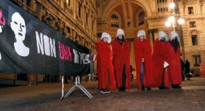 Milano, aborto: la vittoria delle ancelle di “Non una di meno”, ritirata la mozione pro-vita